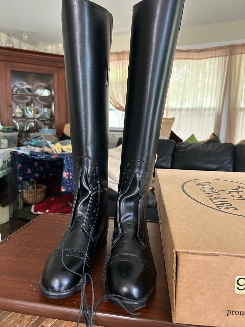 NWOT Devon Aire Tall Black Leather Riding Boots, women size 9.5. Pull On NO zip